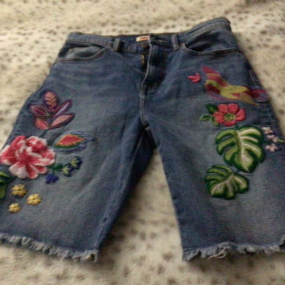 Johnny Was Jeanette Bermuda shorts